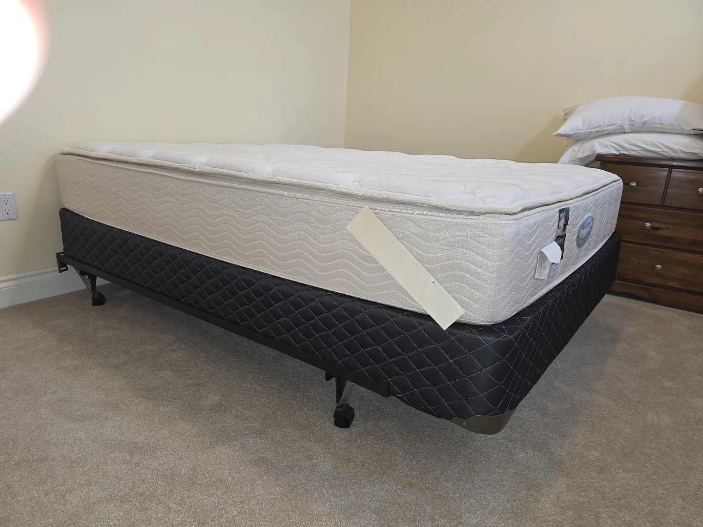 Beautyrest Classic Pillow Top Queen Mattress with box and frame - photo 3