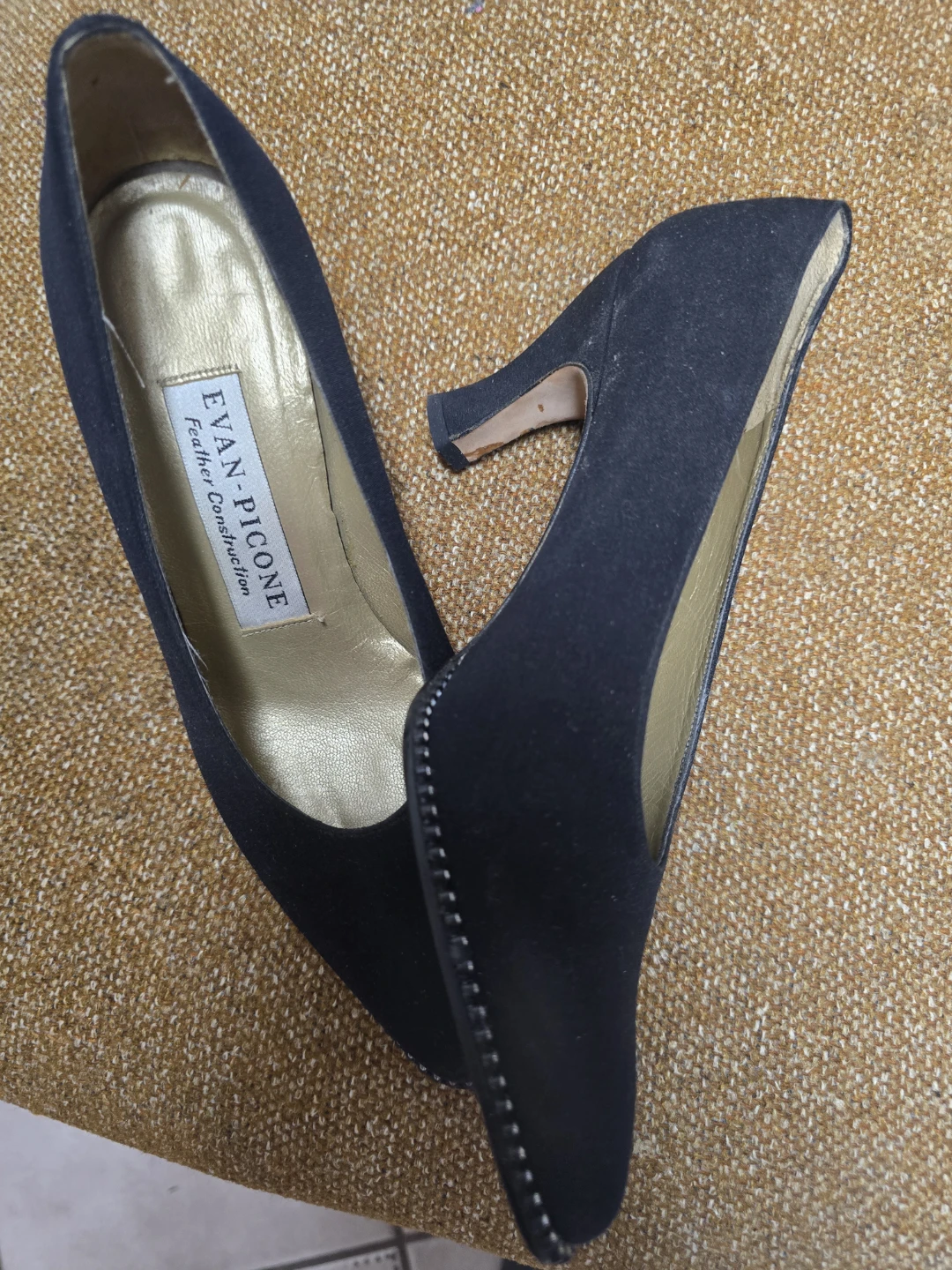 Evan-Picone Black Suede Heels Size 8M ( fits smaller) - photo 3