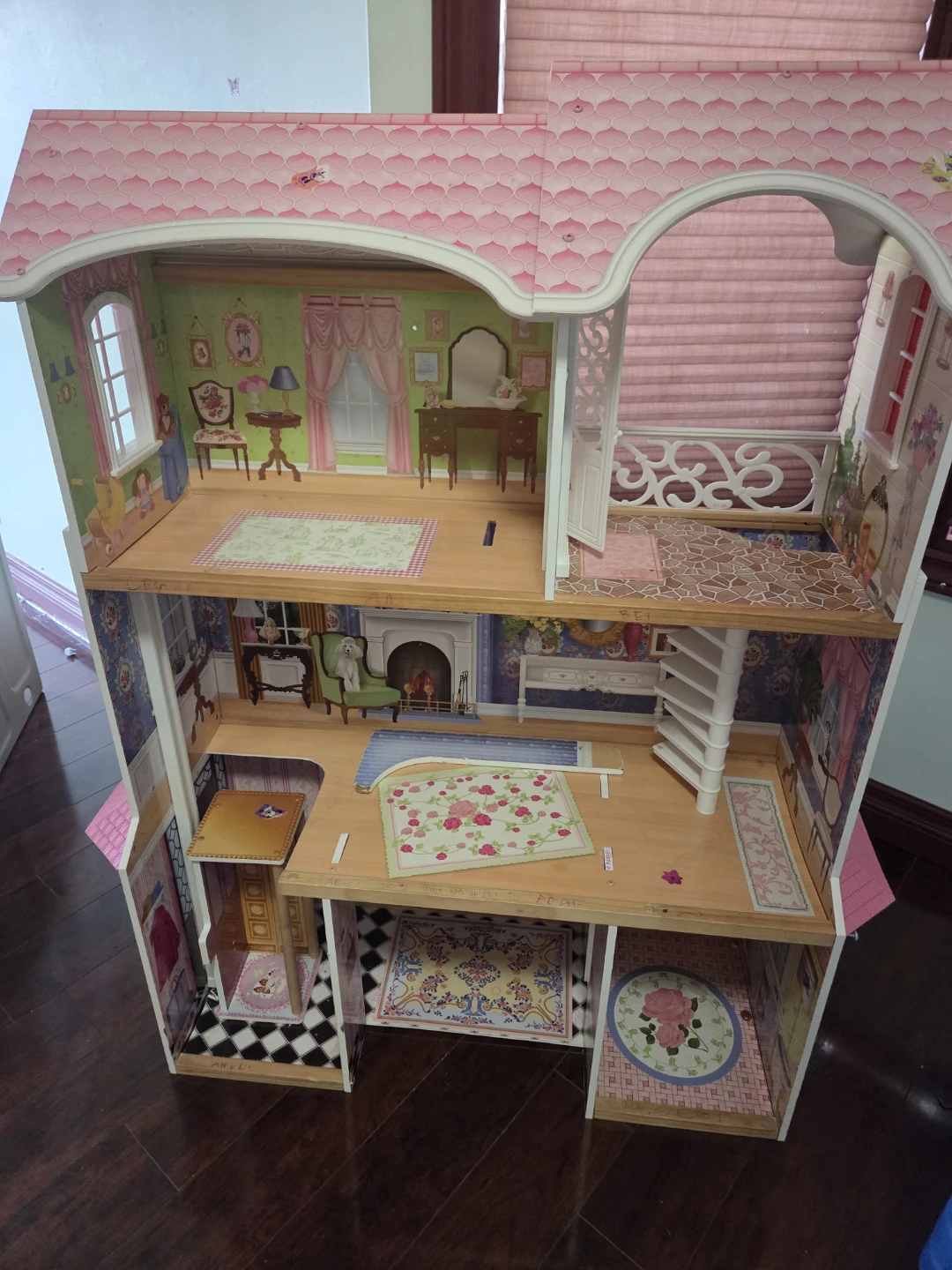 Dollhouse with Furniture
