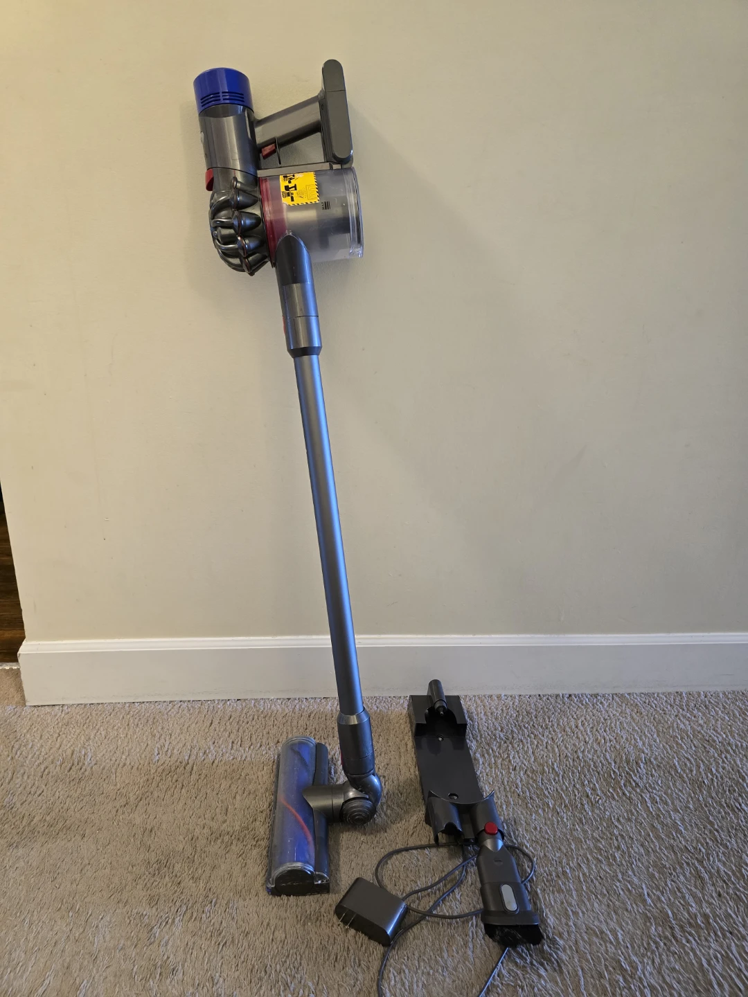 Dyson V7 vacuum - photo 4