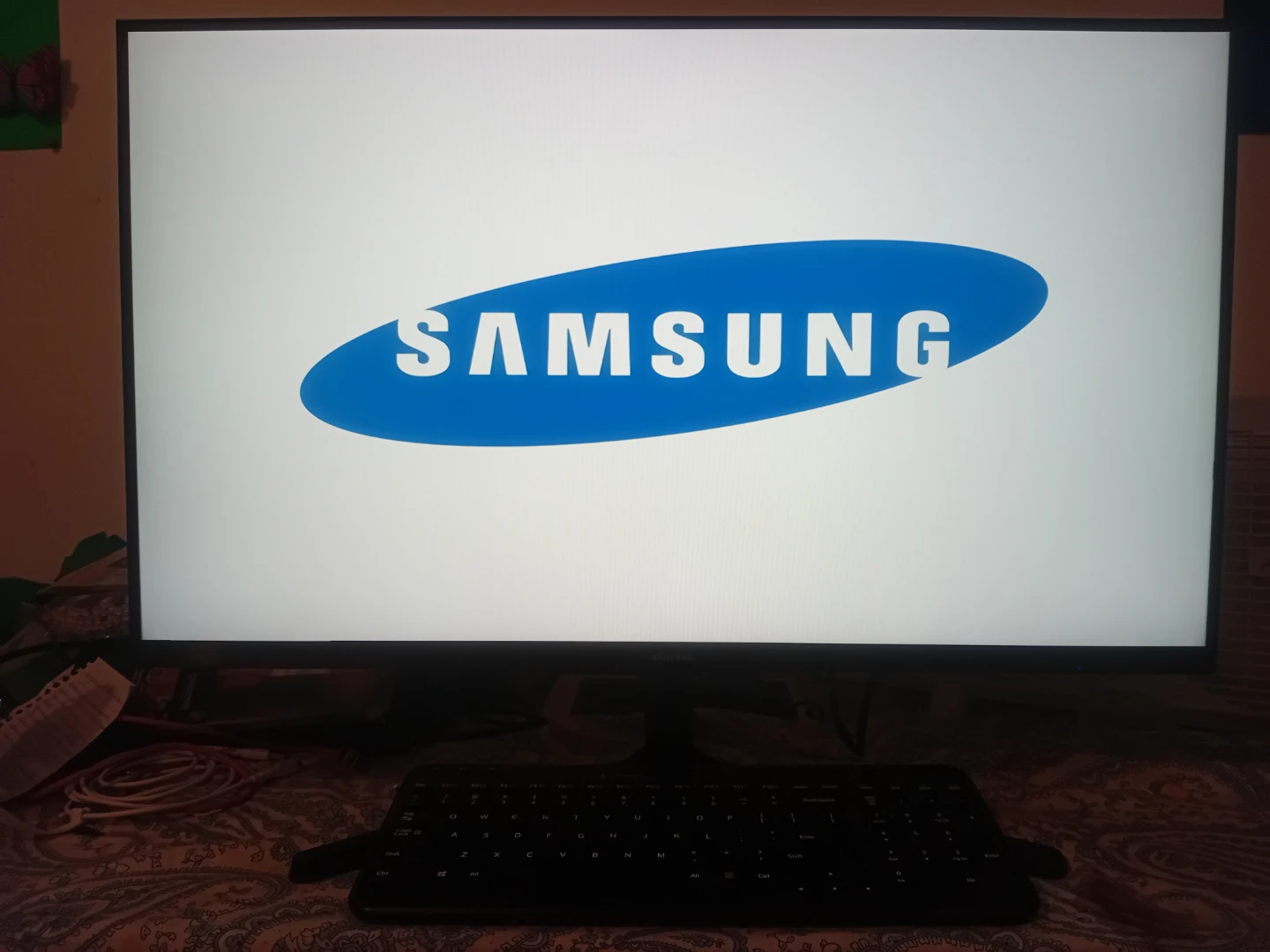 32 inch Samsung Monitor (Fully Functional Please Contact)