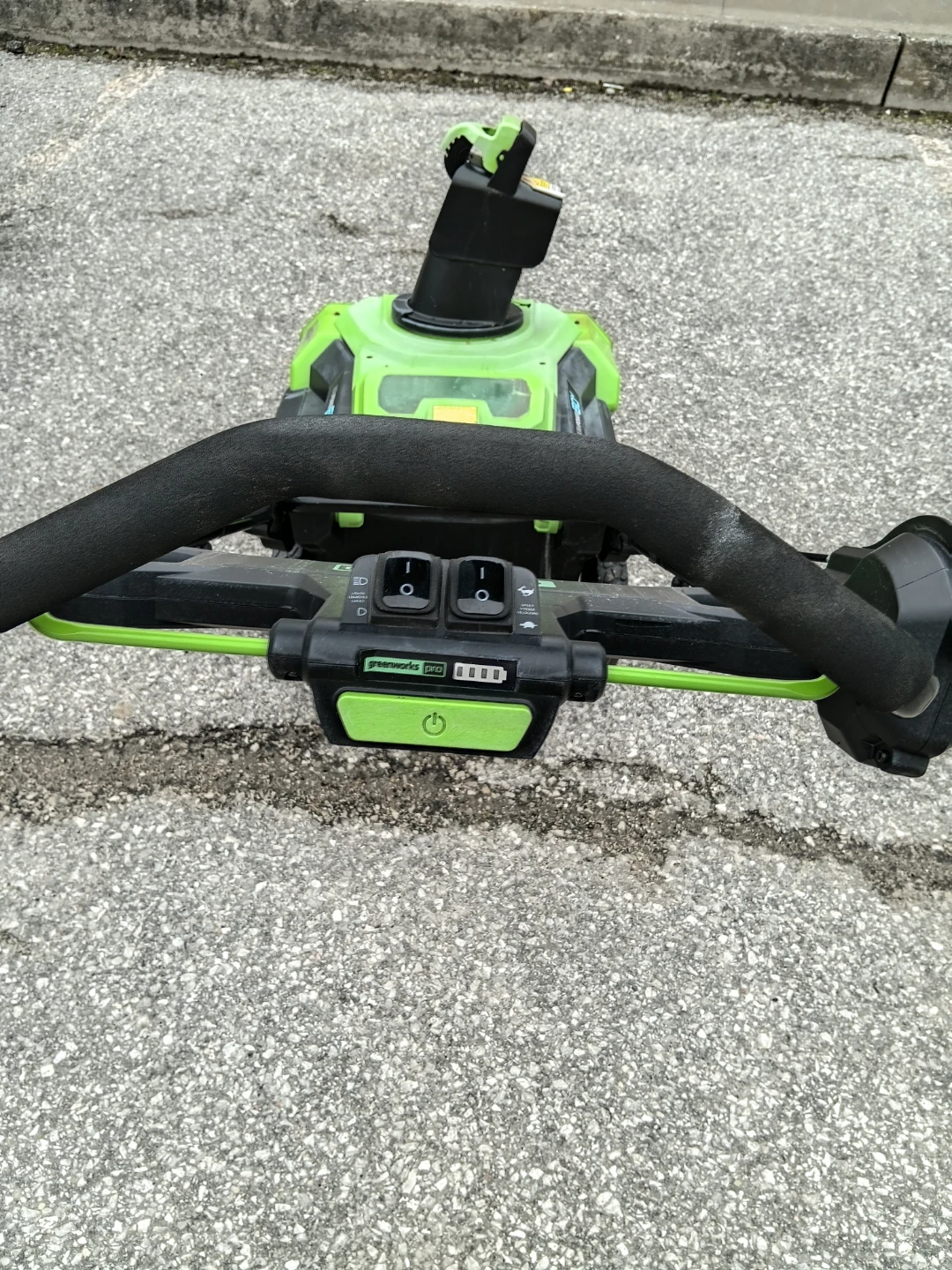 Greenworks 60V Cordless Snowblower 22-in $100 o b o - photo 4