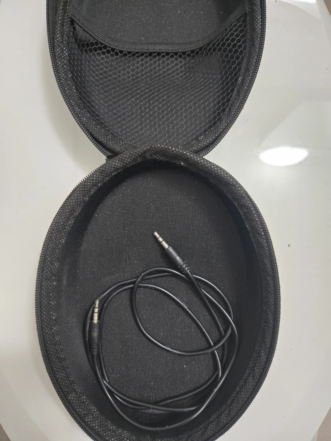 PowerLocus Over-Ear Headphones with Carrying Case - photo 3