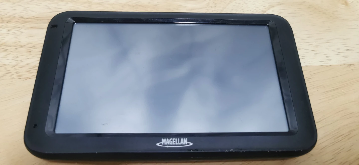 Magellan GPS Navigator with Car Charger - photo 5