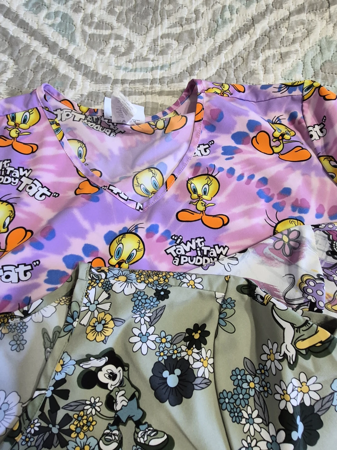 Lot of 5 Disney Size XXL Scrub Tops - photo 4