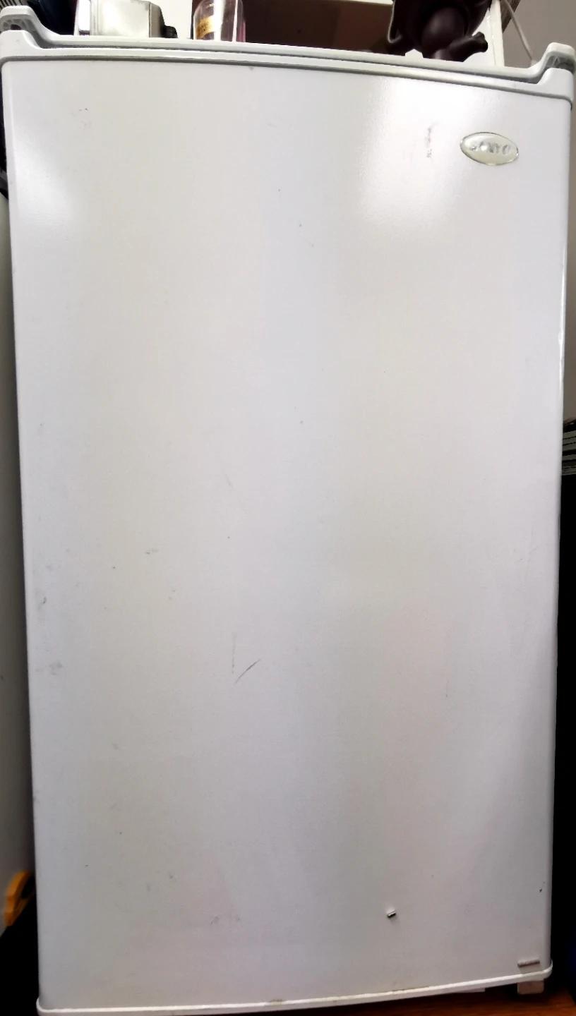Sanyo Mini Fridge - photo 2