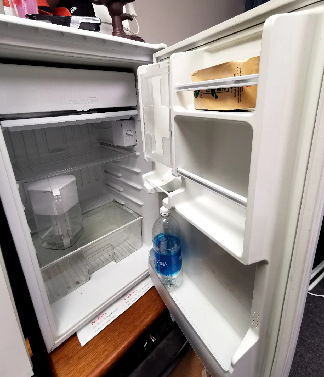Sanyo Mini Fridge - photo 3