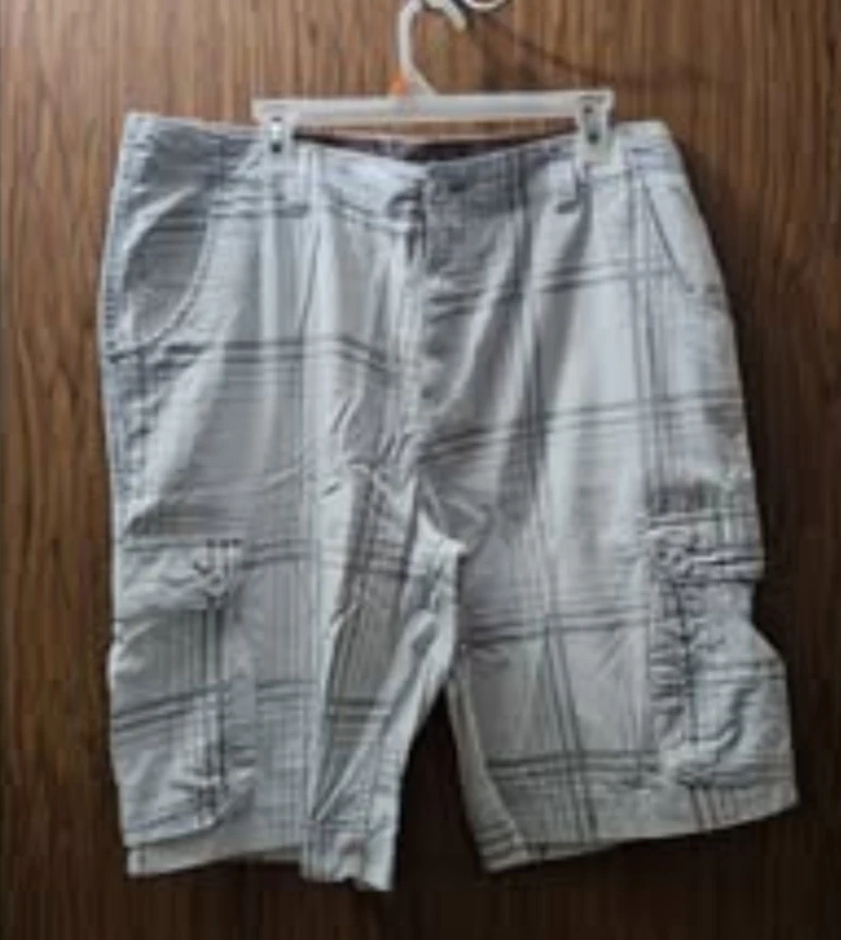 TOWN & COUNTRY Plaid Cargo Shorts
