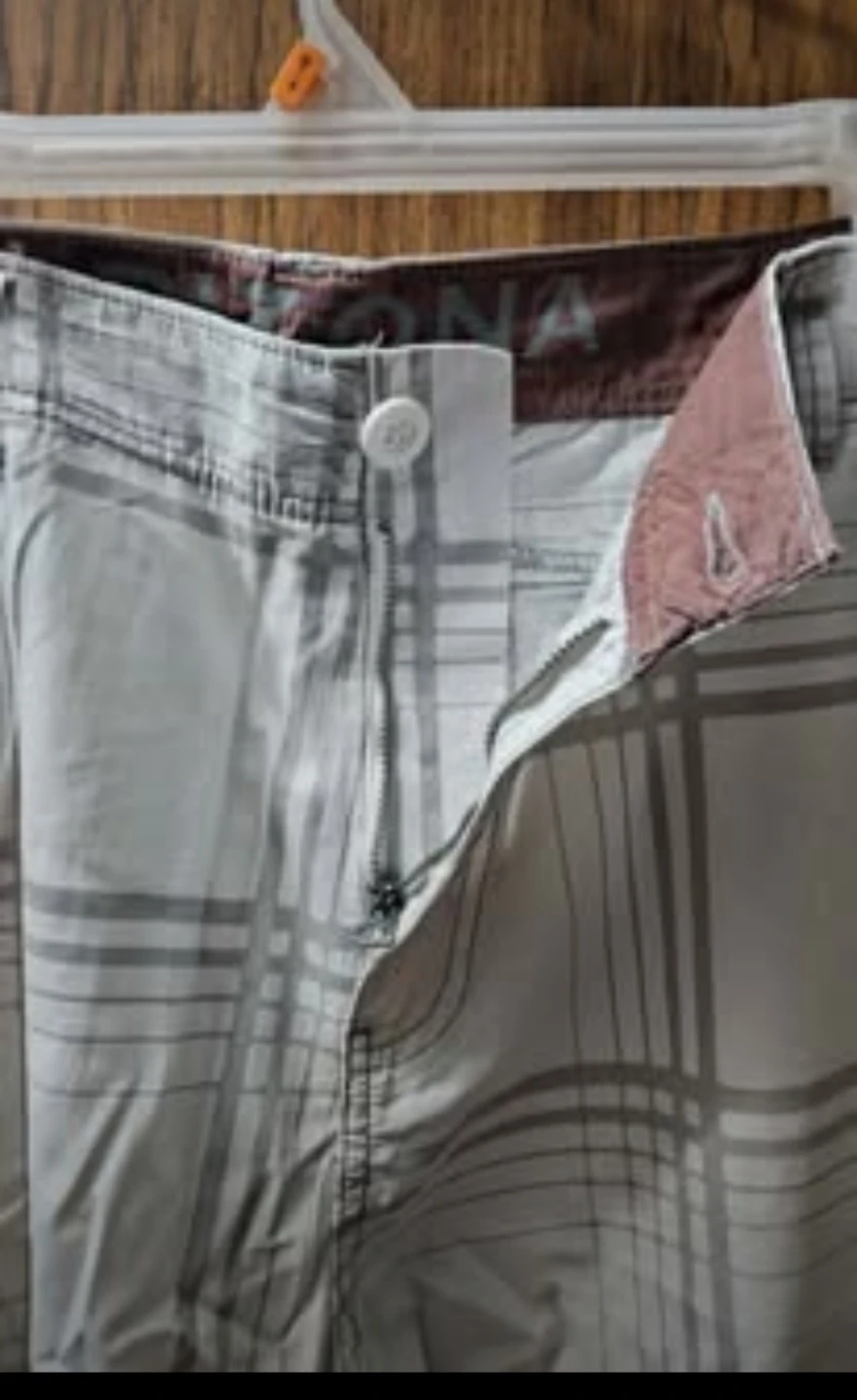 TOWN & COUNTRY Plaid Cargo Shorts - photo 3
