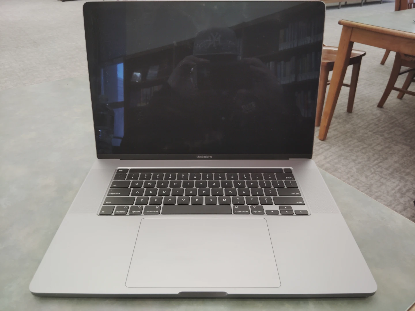 Apple MacBook Pro Laptop