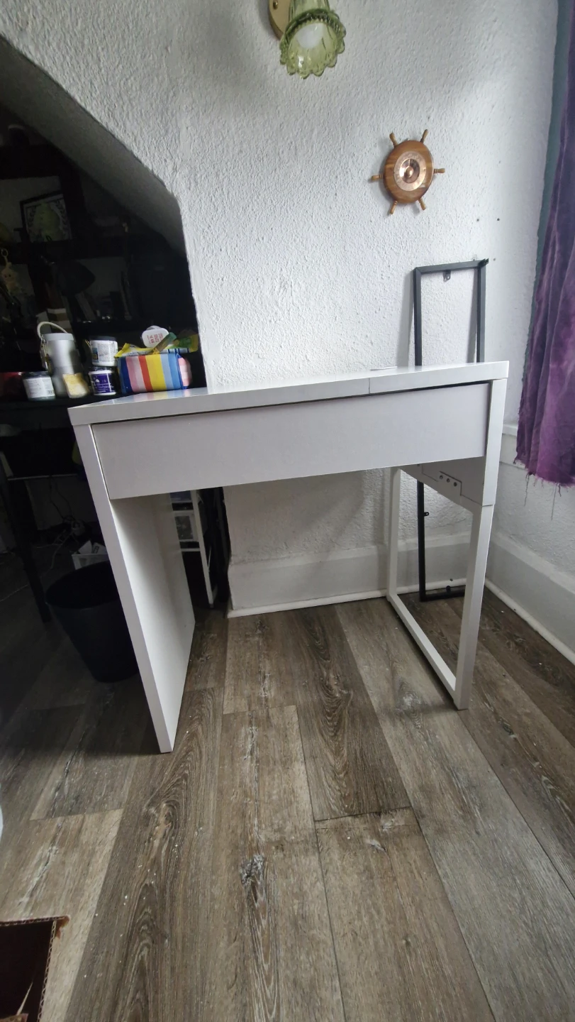 White Desk with Drawer - photo 2