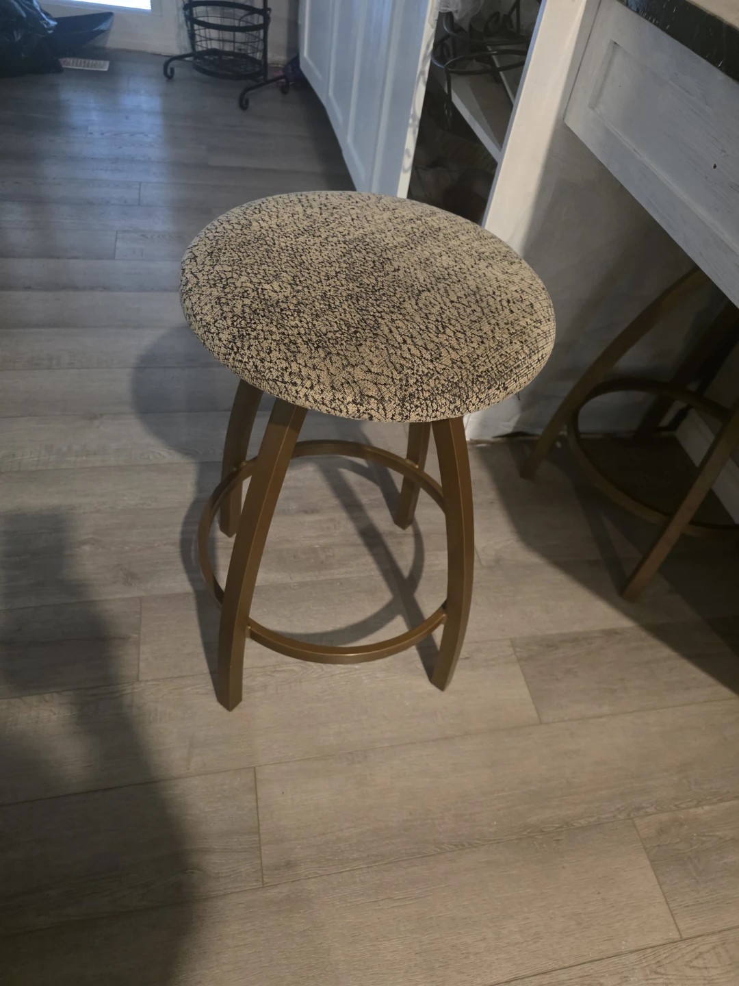 Swivel Bar Stool with Textured Seat
