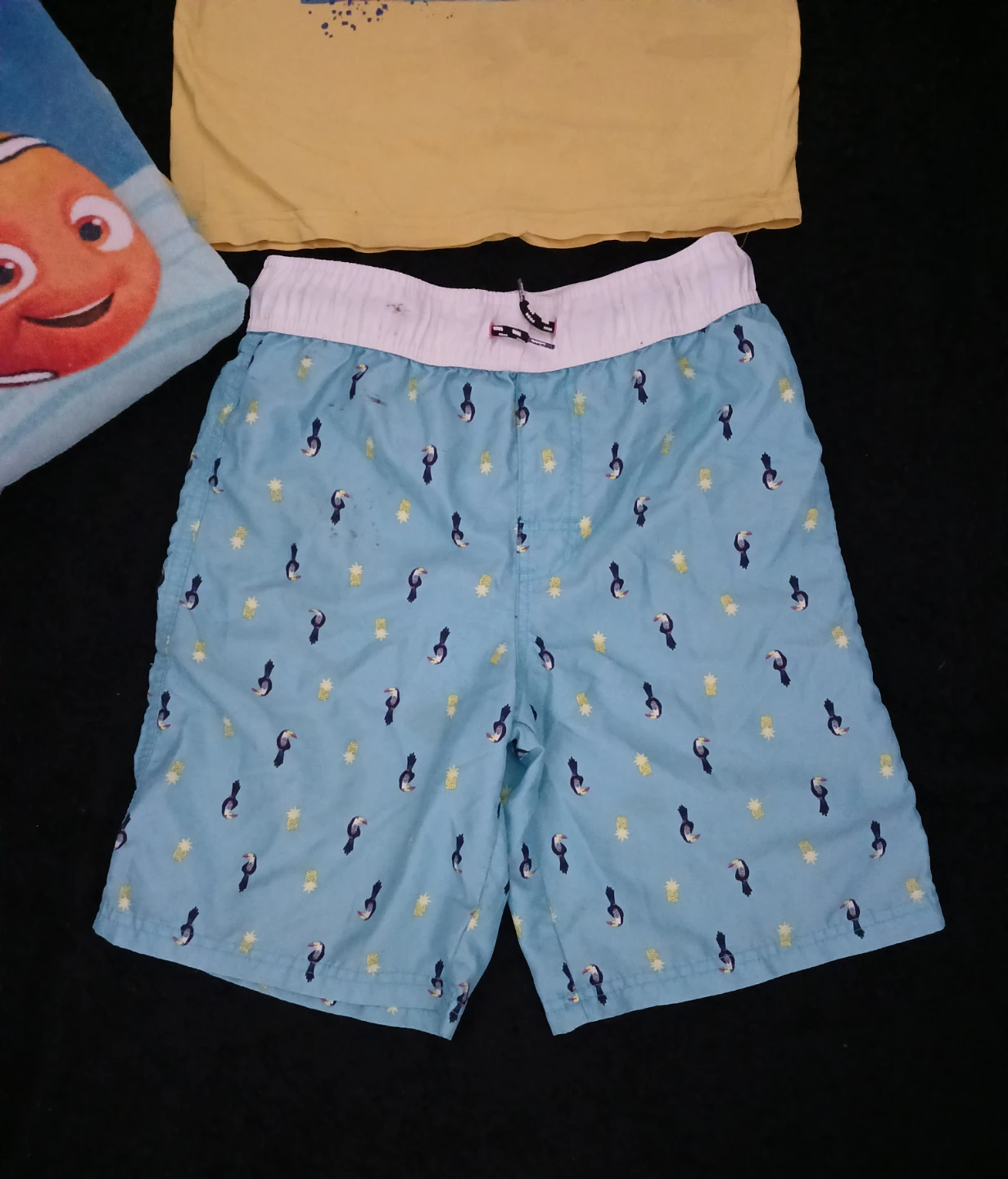 Kids' swim shorts, T-shirts, and towel - photo 4