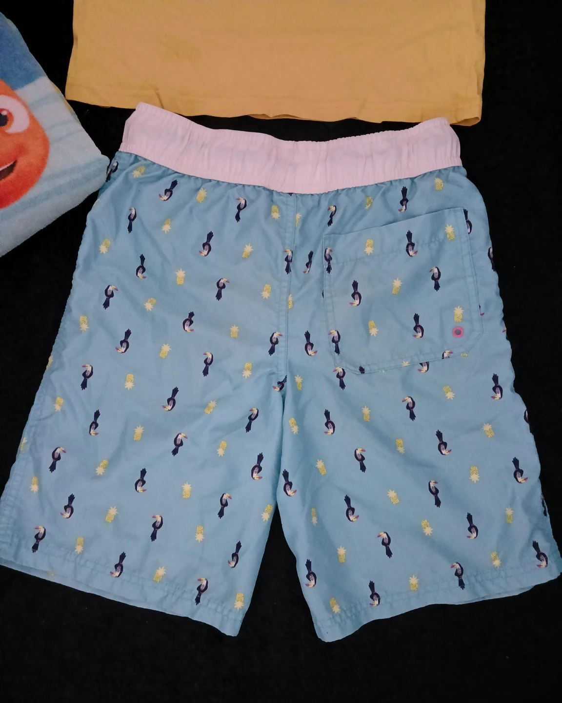 Kids' swim shorts, T-shirts, and towel - photo 5