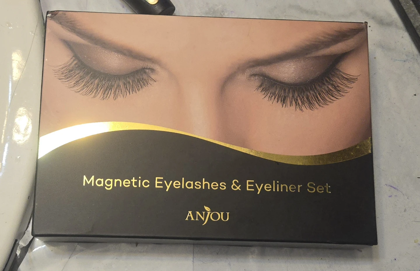 ANJOU Magnetic Eyelashes & Eyeliner Set
