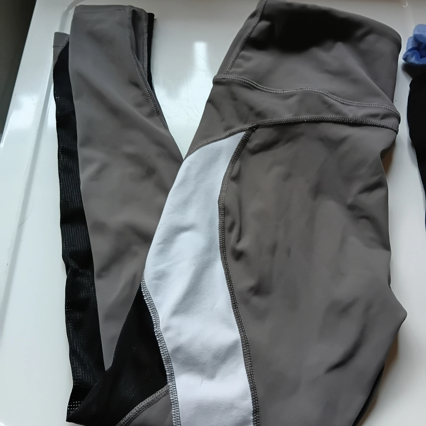 Active Leggings with Mesh Accents