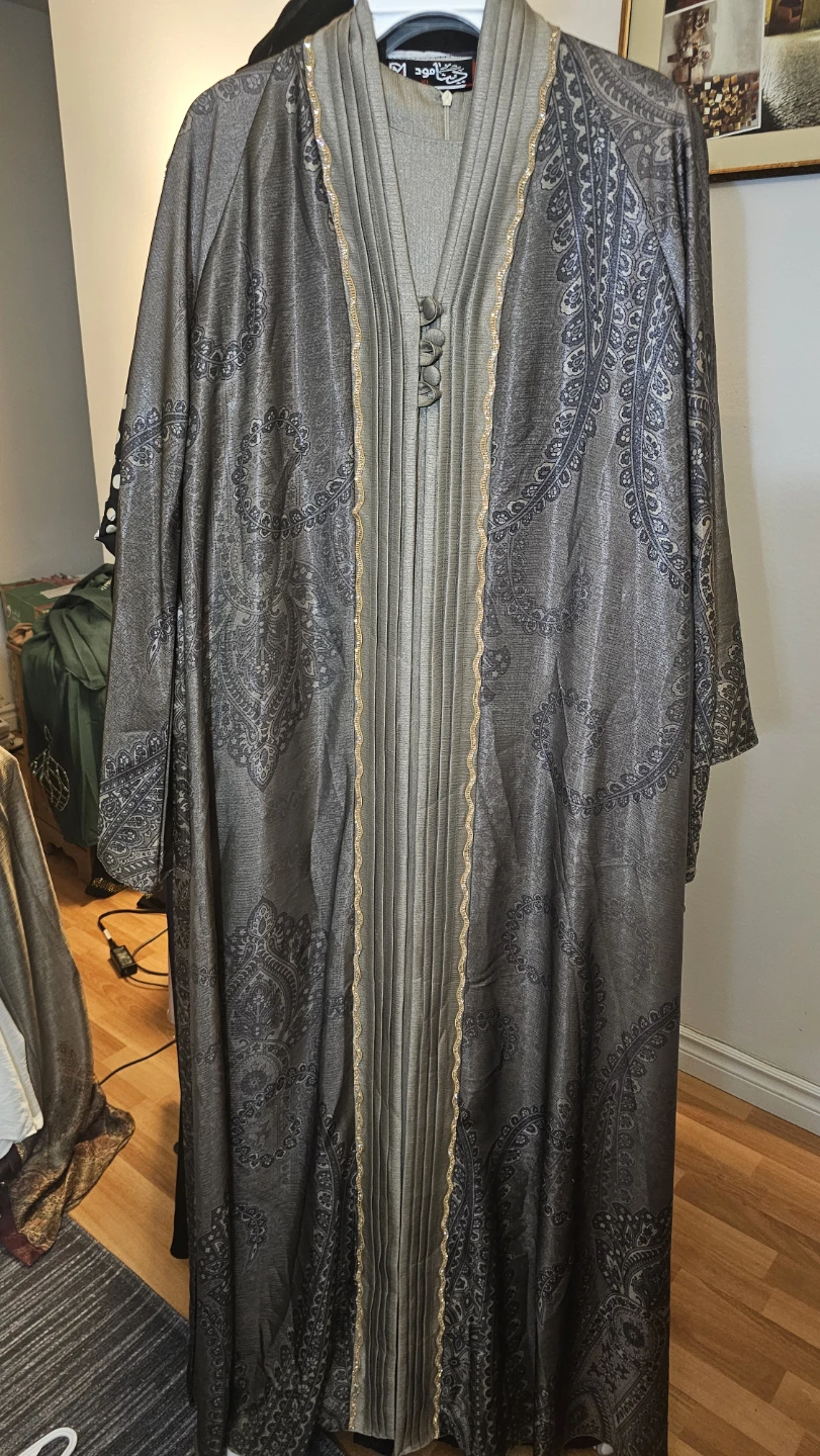 Grey Paisley Patterned Abaya