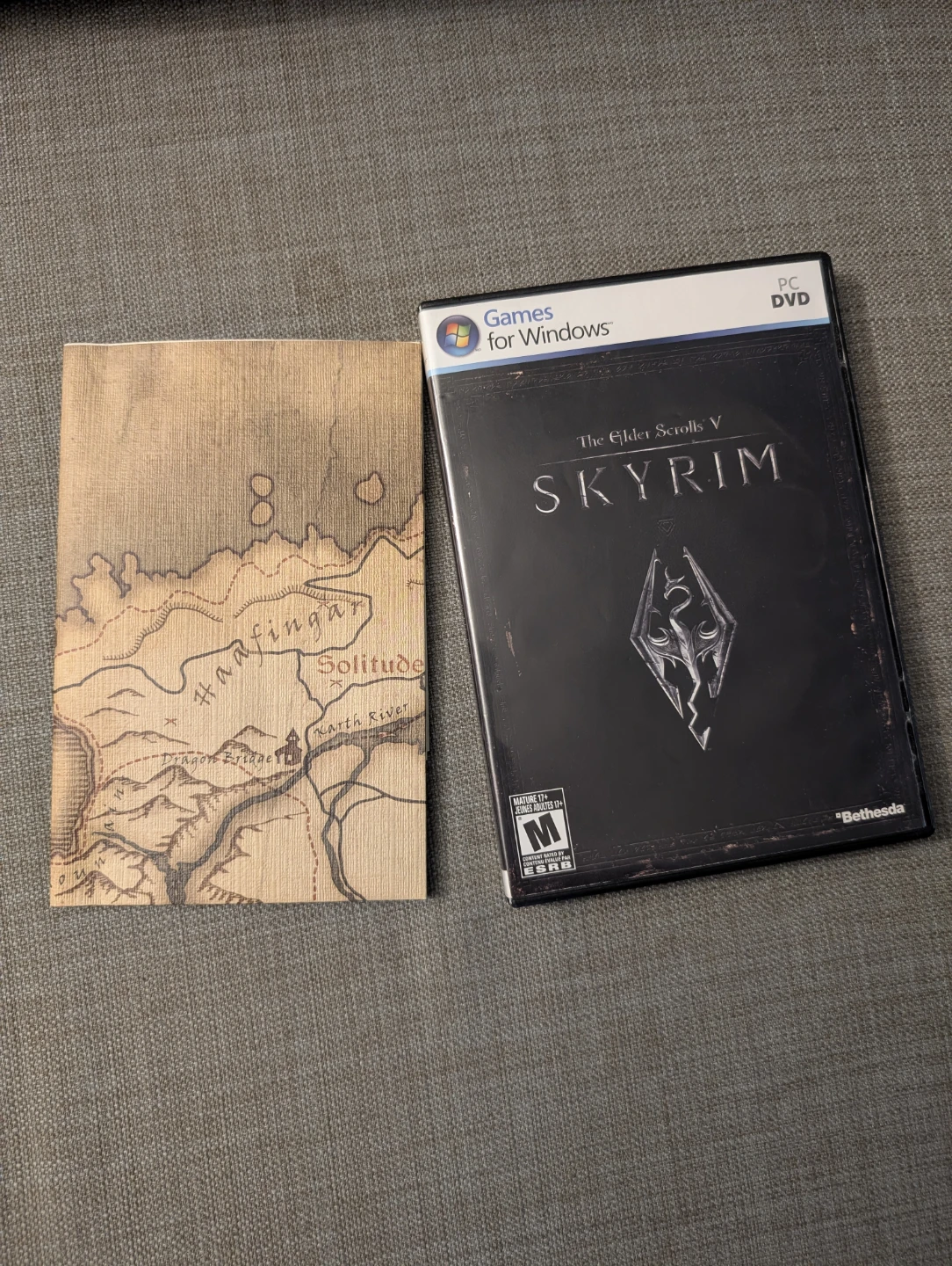 The Elder Scrolls V Skyrim PC DVD Game with map