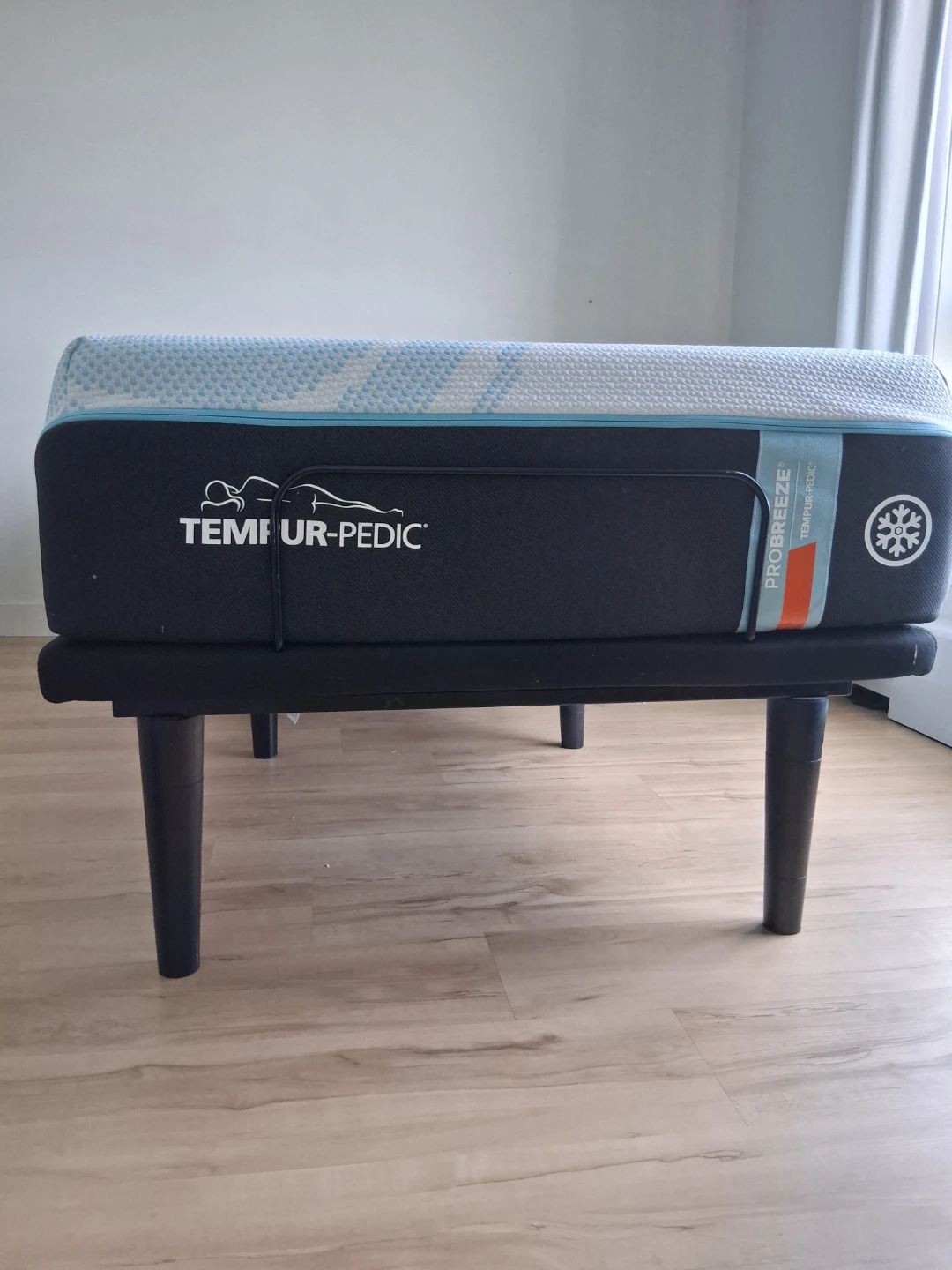 Tempur-Pedic ProBreeze Queen Mattress + Electronic Frame - photo 4