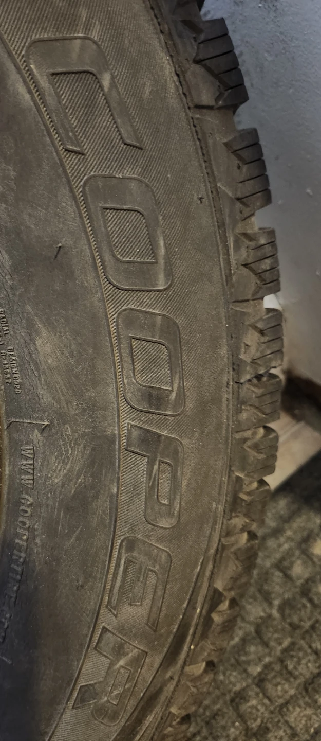 Cooper Discoverer Tire & Oem Toyota Rims 265/65R17 - photo 2