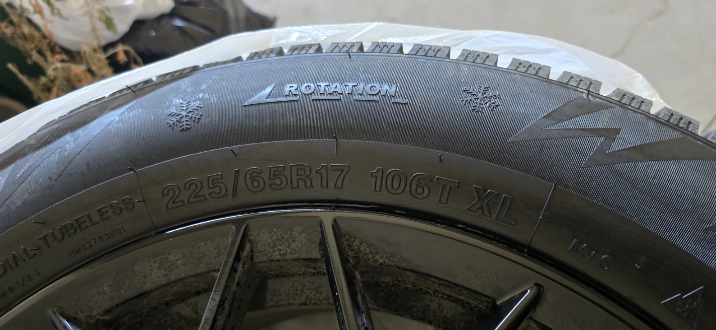 225/65R17 Winter Tires on Black Rims - photo 4