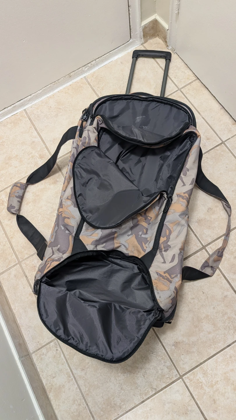 Nike Camouflage Rolling Duffle Bag - photo 5