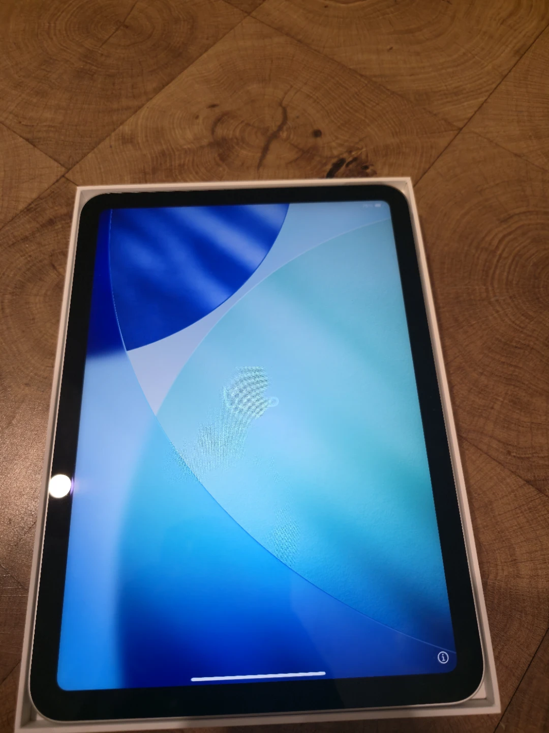 Apple iPad A16 256GB Silver – Excellent Condition