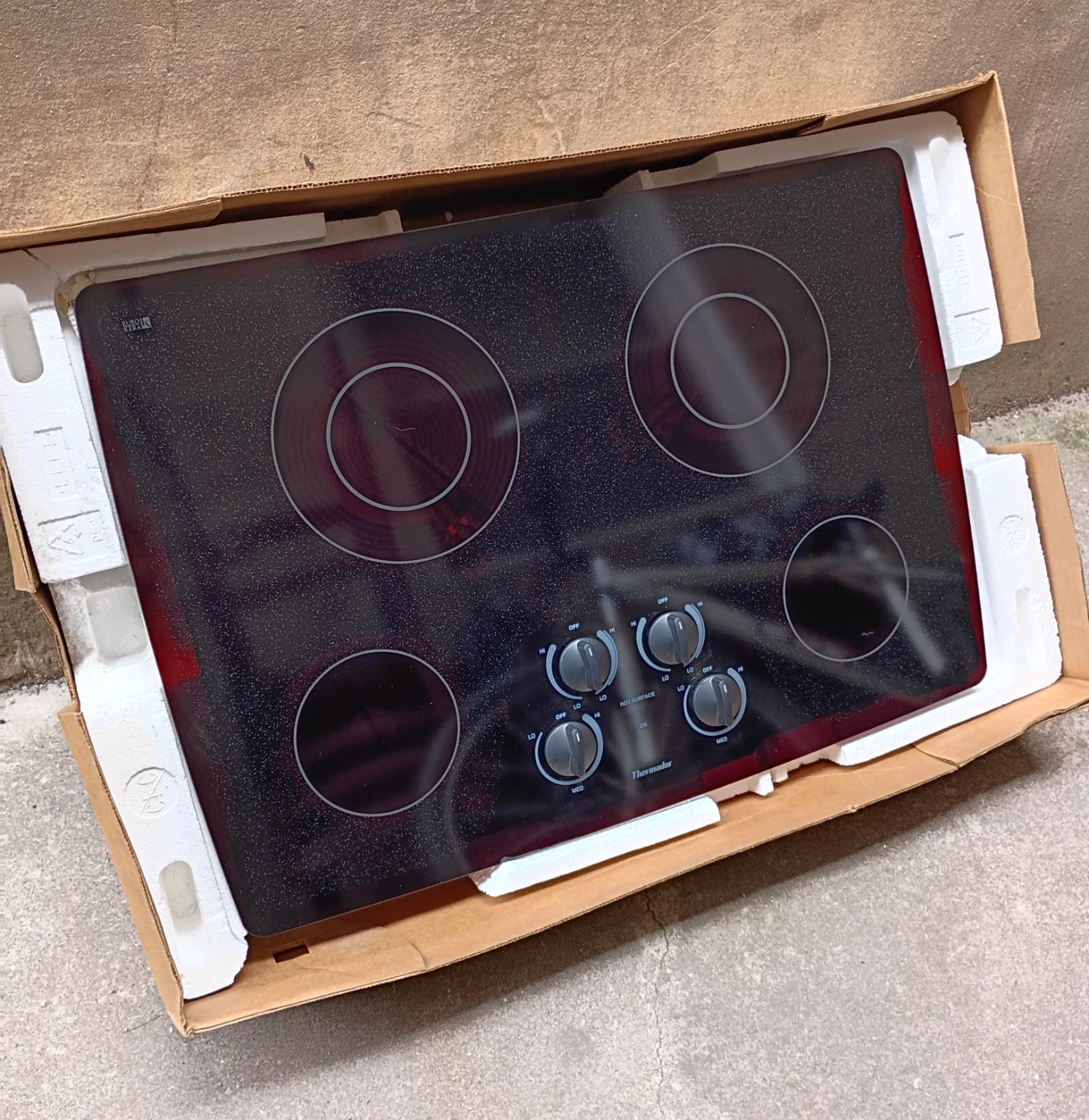 Thermador 30" Electric Cooktop Low Profile Frameless Design - photo 2