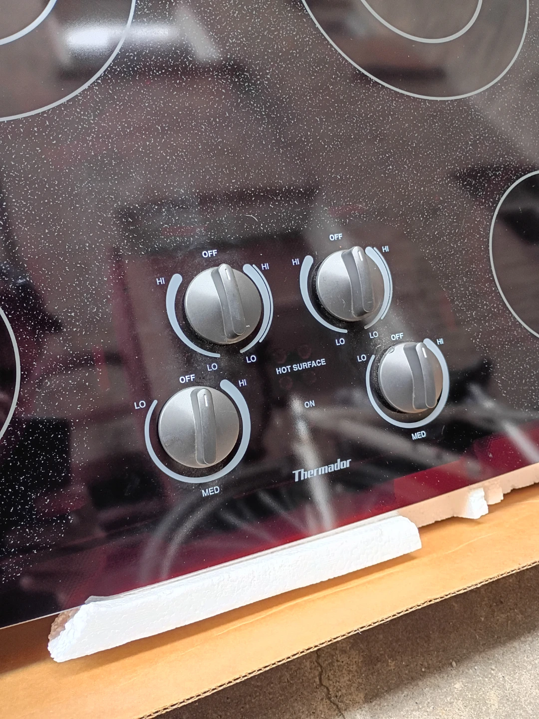 Thermador 30" Electric Cooktop Low Profile Frameless Design - photo 3
