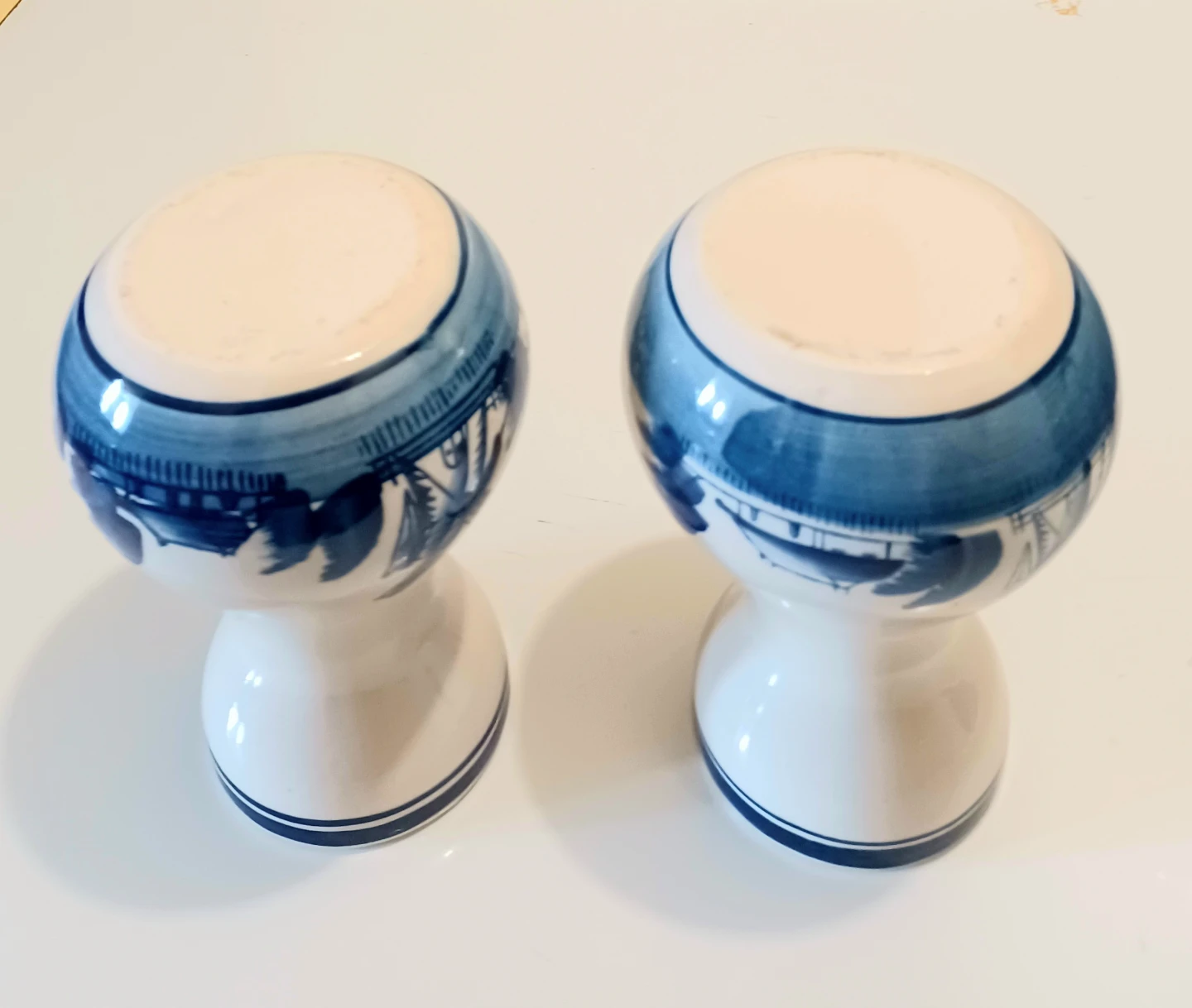 Vtg Pair of Hand Painted Delft Vases - photo 4