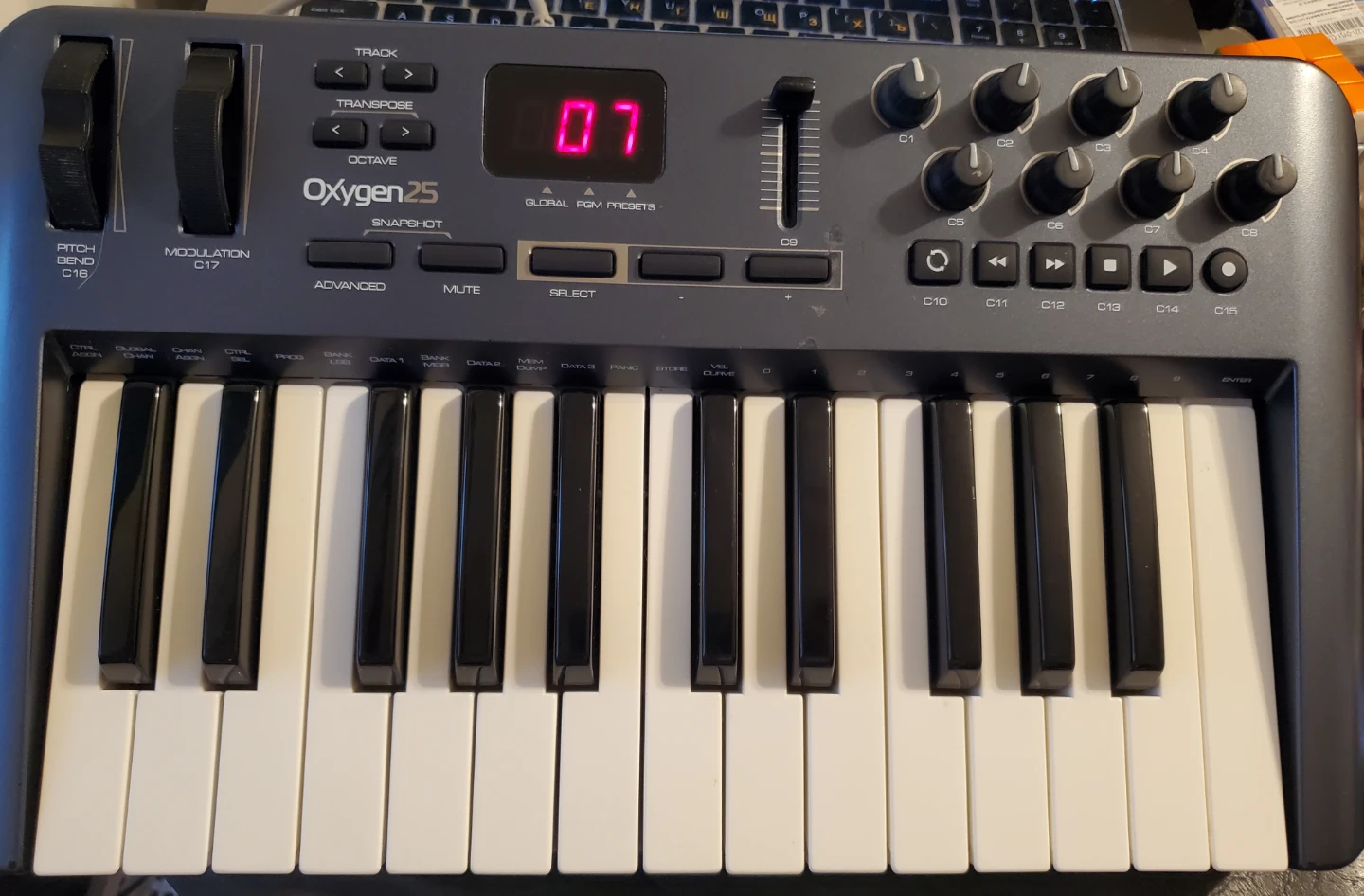 M-Audio Oxygen 25 (3rd Gen) USB MIDI keyboard controller