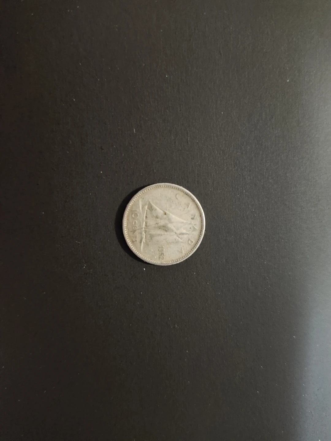 Canadian 10 Cent Coin - 1952 silver dime - photo 2