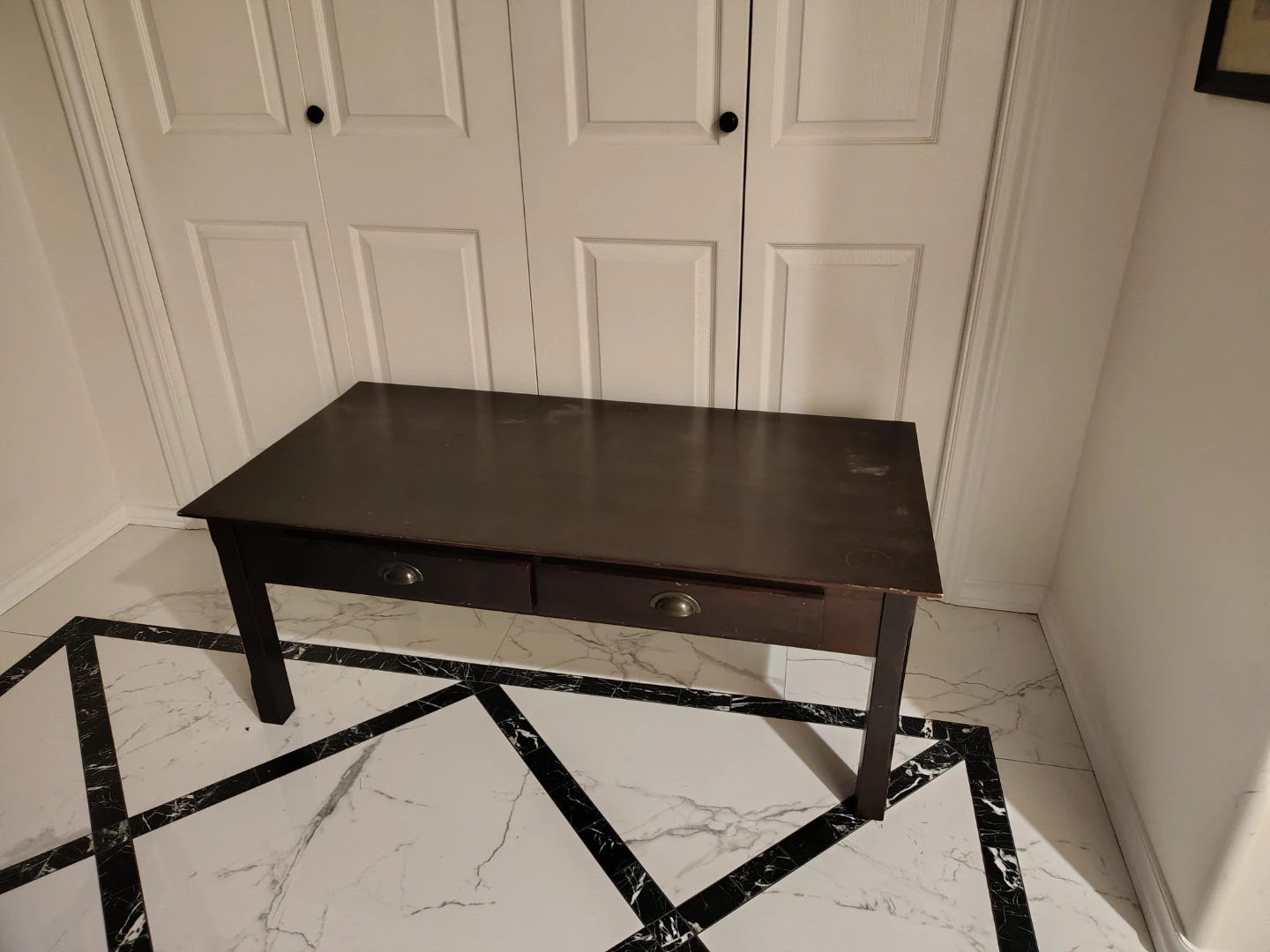 Dark Wood coffee table with 4 Drawers
