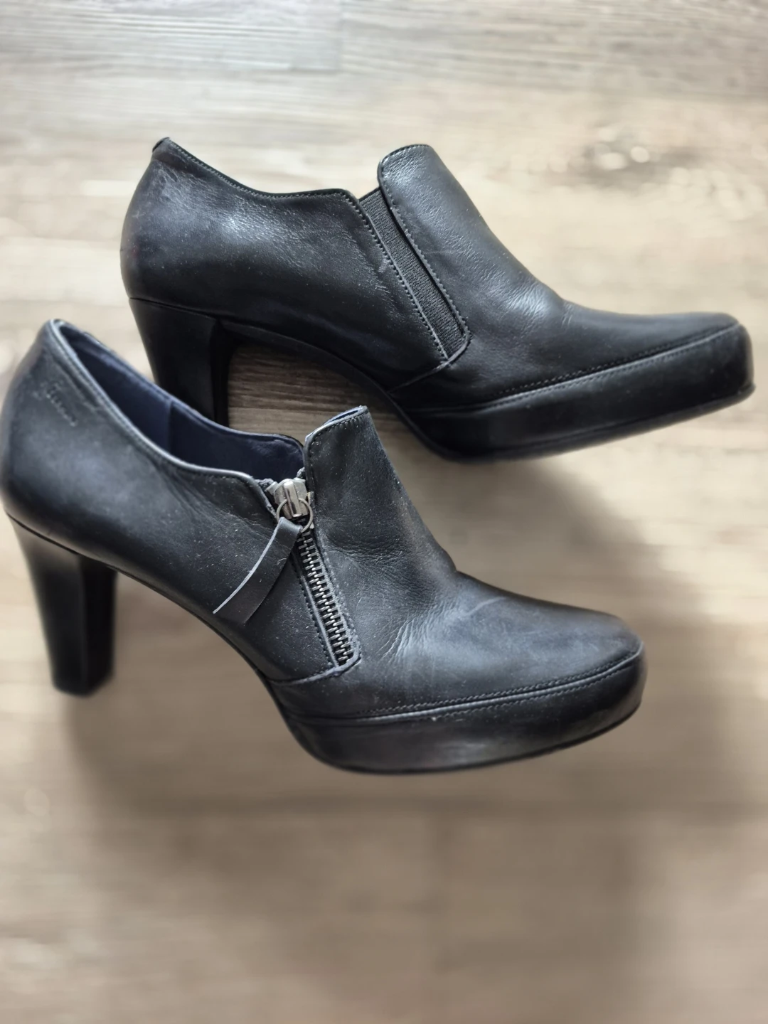 Dorking by Fluchos Black Leather Ankle Boots - photo 3