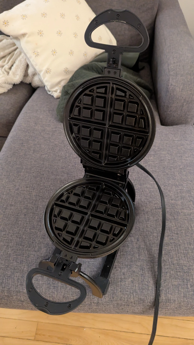 Belgian Waffle Maker - photo 4