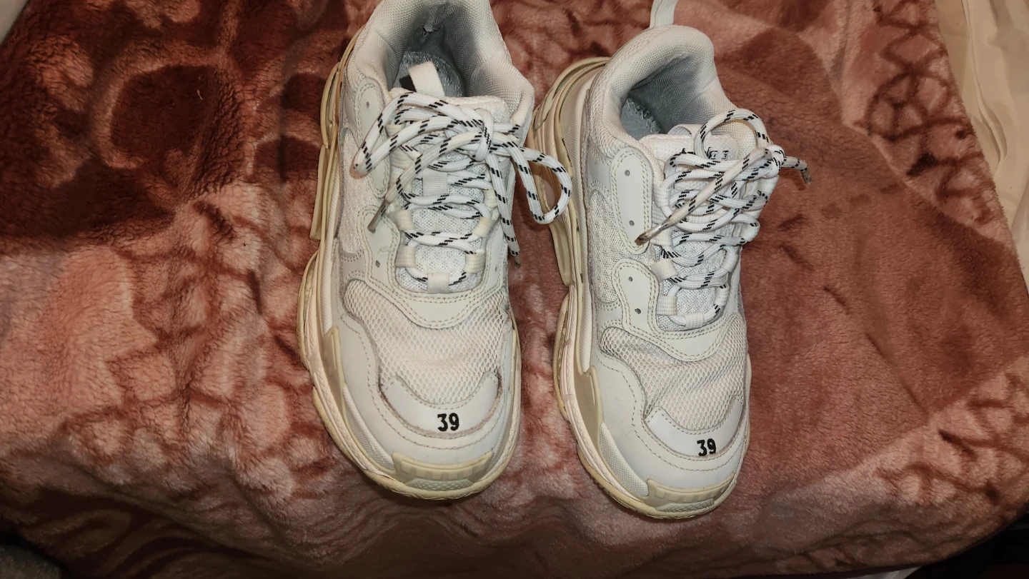 Balenciaga Triple 5 Sneakers Size 39 .8.5 US