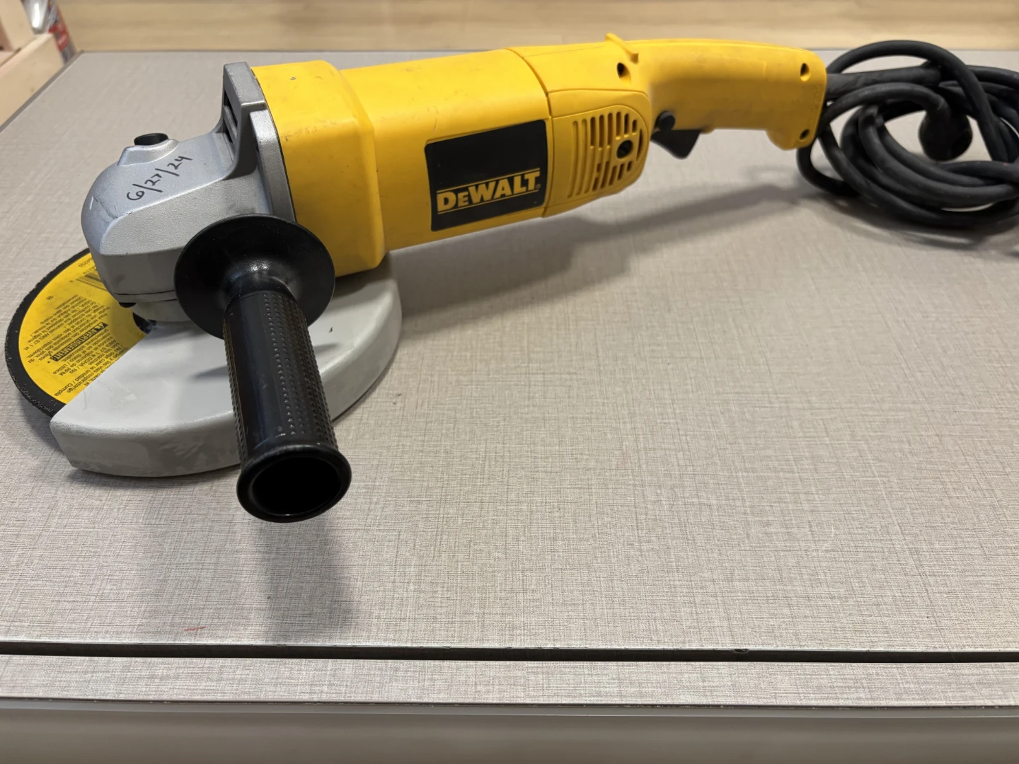 DEWALT DW840 7" Angle Grinder