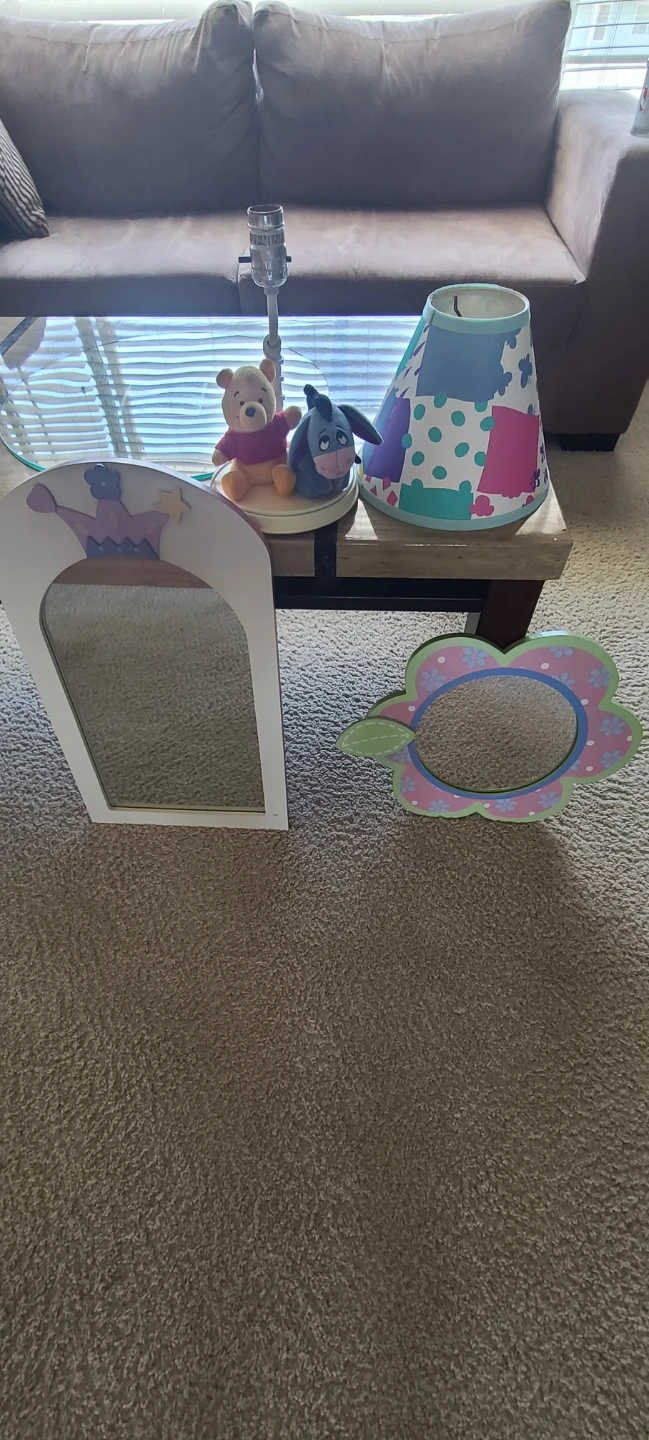 Winnie the Pooh and Eeyore Figurines with Lampshade - photo 2