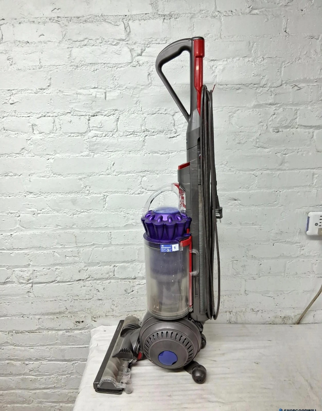 Dyson Ball Animal Upright Vacuum Cleaner (cash only) - photo 4