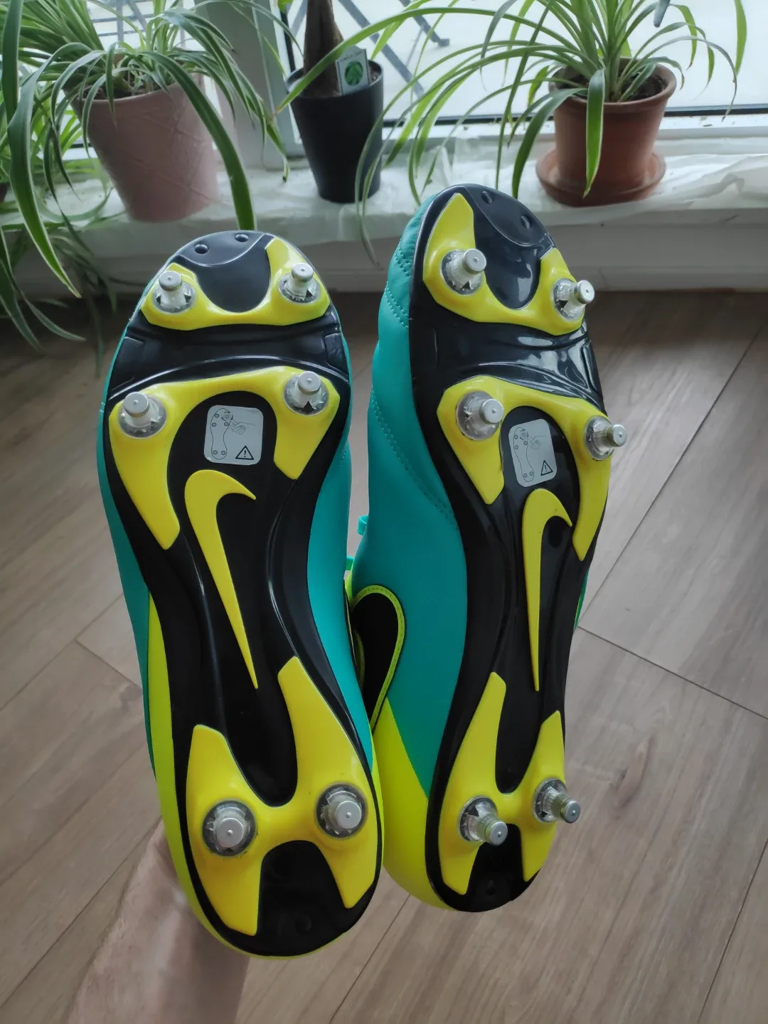 Nike Tiempo Soccer Cleats - Jade Volt Color - US Size 11 - photo 2