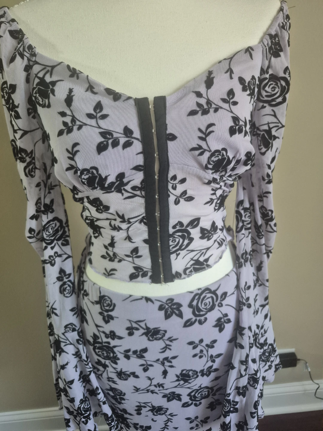 ONE Clothing Lavender Floral Print Crop Top & Skirt Set - Size M - photo 3