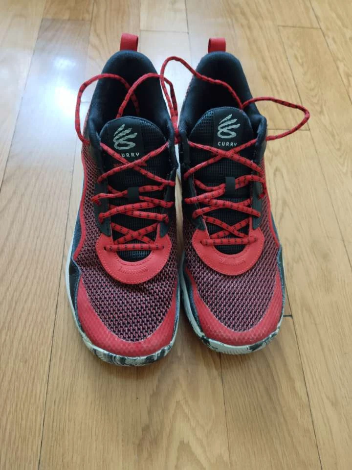 Under Armour Curry Men's Basketball Shoes