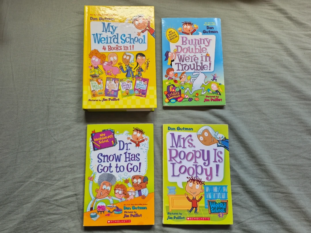 Assorted books - photo 5