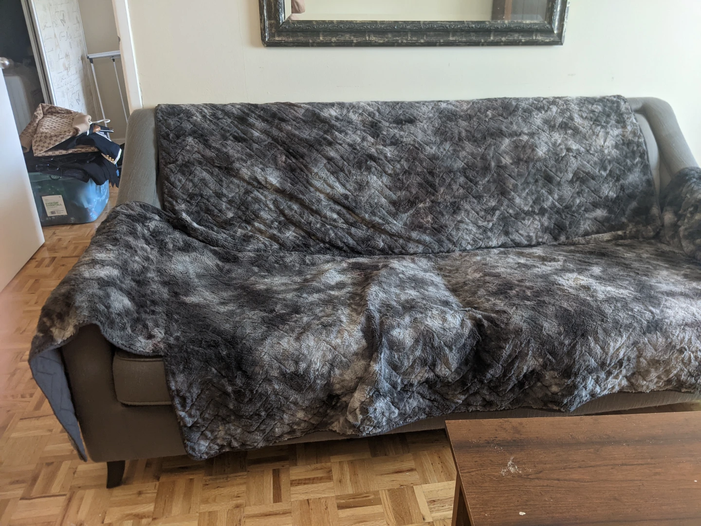 Grey Tufted Sofa - photo 3