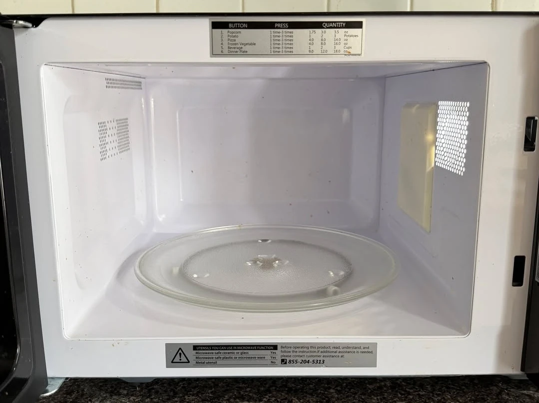 Toshiba Microwave - photo 2