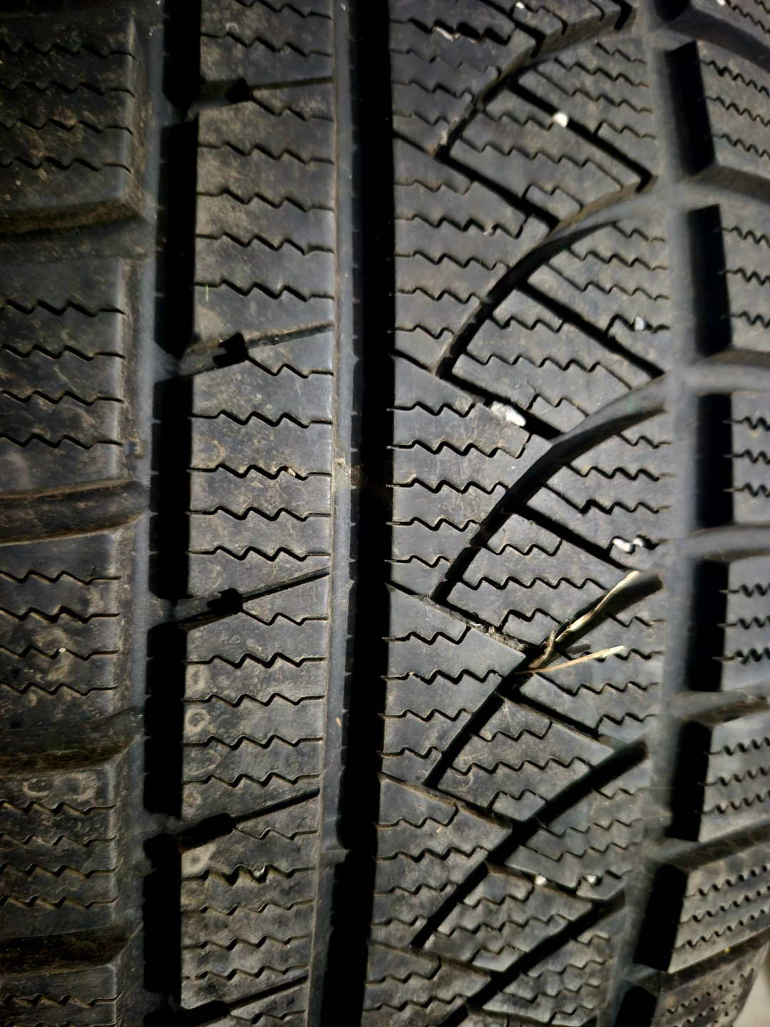 1 Like New Tire Size 235 60 R18 M+S *DEAL*