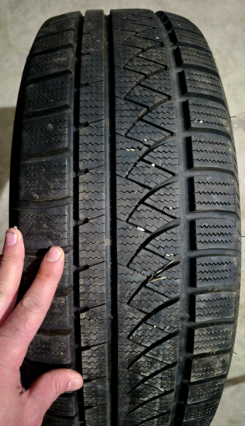1 Like New Tire Size 235 60 R18 M+S *DEAL* - photo 2