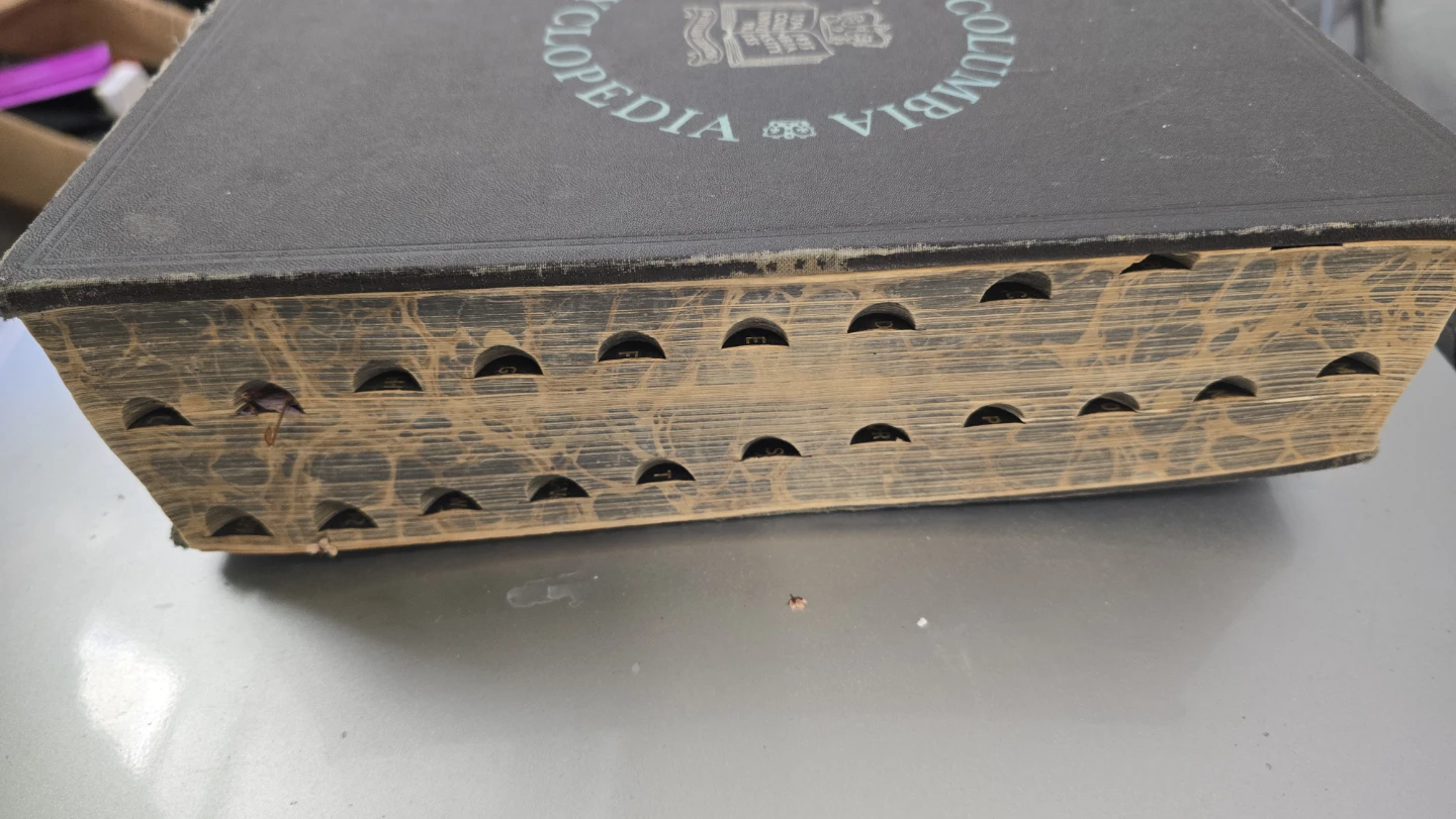 Vintage 1942 Columbia Encyclopedia - photo 3