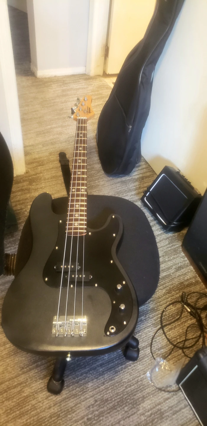 Cool Black Bass Guitar with Gig Bag and Amp,Strap - photo 2