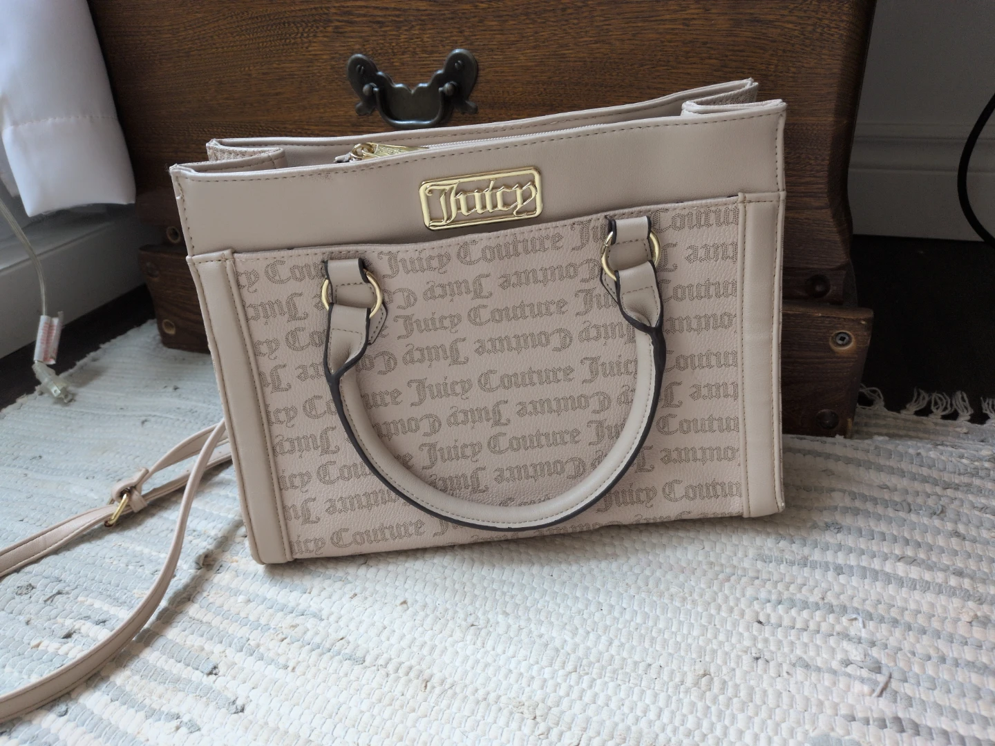 Like New Juicy Couture Beige Tote Bag